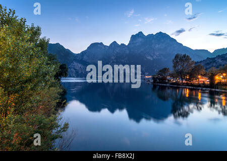 Langzeitbelichtung Panoramablick am Gardasee-Nordufer Stockfoto