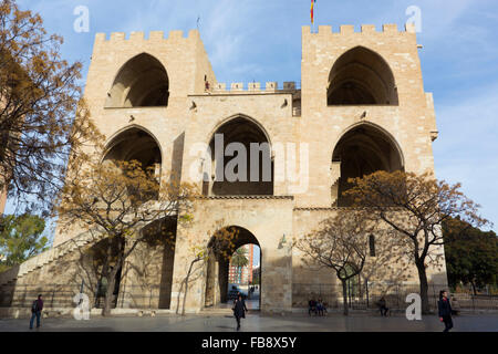 Die hintere Fassade des The Serranos Gate oder Serranows Türme, Valencia, Spanien. Stockfoto