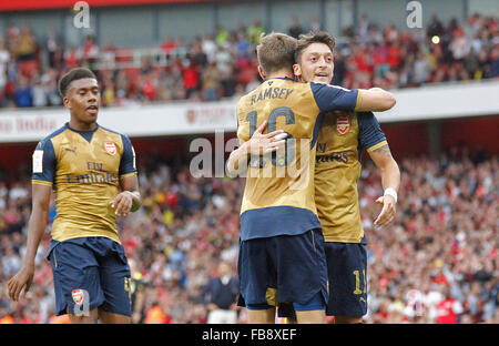 LONDON, ENGLAND - 25. Juli 2015: The Emirates Cup-Spiel zwischen Arsenal V Olympique Lyonnais The Emirates Stadium. Stockfoto