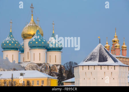 Panoramablick auf das große Kloster in Sergiyev Posad alte russische Stadt in der Nähe von Moskau als Teil des Goldenen Rings, Russland Stockfoto