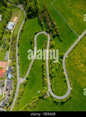 Luftbild, Haarnadelkurven, Radweg, enge Kurve, Serpentinenstraße, engen Kurve, Hermann-Josef-Straße in Kall in der Eifel Stockfoto