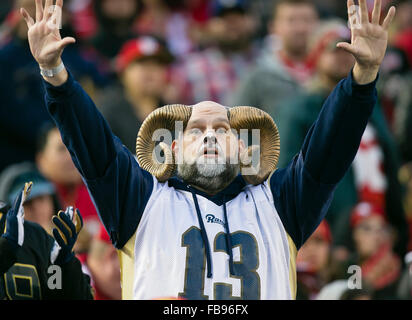 3. Dezember 2016: A St. Louis Rams Fan trägt eine Kostüm während der NFL Football-Spiel zwischen den St. Louis Rams und die San Francisco 49ers im Levi's-Stadion in Santa Clara, Kalifornien. Die Rams verloren die die 49ers 19-16. Damon Tarver/Cal-Sport-Medien Stockfoto