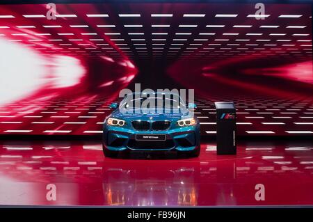 Detroit. 12. Januar 2016. Ein BMW M2 Coupé erscheint auf der North American International Auto Show in Detroit, USA am Jan. 12, 2016. Bildnachweis: He Xianfeng/Xinhua/Alamy Live-Nachrichten Stockfoto