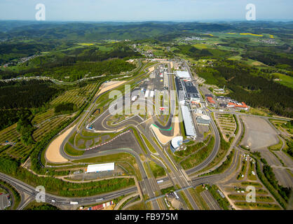 Luftaufnahme, Nürburgring im Frühjahr, Pit Lane-Rennstrecke, die Nordschleife Nürburgring Grand Prix Strecke, Stockfoto