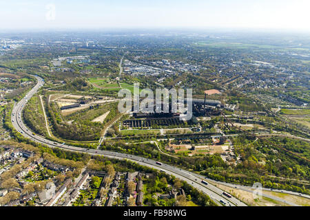 Luftaufnahme, Landschaftspark Duisburg-Nord Emscherstraße, ehemalige Stahlwerk, Duisburg, Ruhrgebiet, Nordrhein-Westfalen, Stockfoto