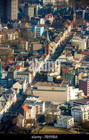 Luftaufnahme, shopping street Bahnhofstrasse Fußgängerzone mit Bonifatiuskirche und Kreuzkirche, Herne, Ruhrgebiet Stockfoto