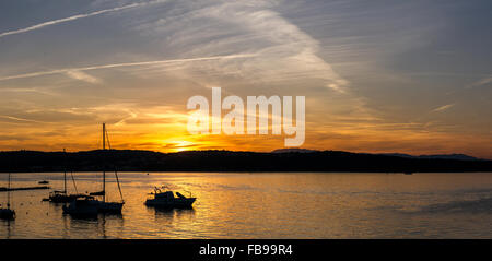 Sonnenuntergang über der Insel Krk in Kroatien Stockfoto