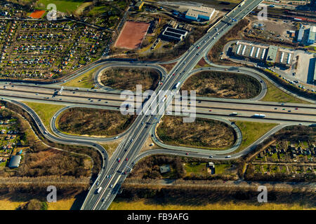 Luftbild, Autobahnkreuz A40 und A59 Duisburg, Ruhr, Nordrhein-Westfalen, Deutschland, Europa, Luftaufnahme, Vögel-Augen-Blick Stockfoto