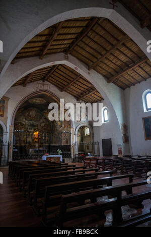 Innenraum der Kirche San Michele al Pozzo Bianco in Città Alta von Bergamo Stockfoto