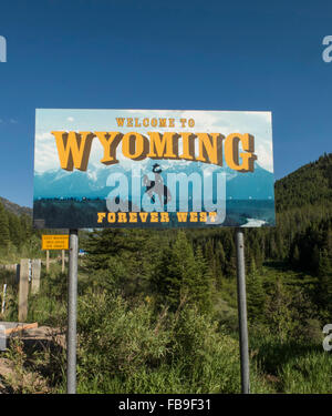 Herzlich Willkommen Sie in Wyoming Straßenschild an Grenze zu Idaho in den Teton Stockfoto