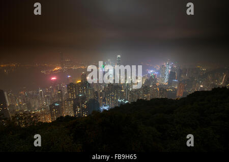 Hong Kong in der Nacht vom Victoria Peak aus gesehen Stockfoto