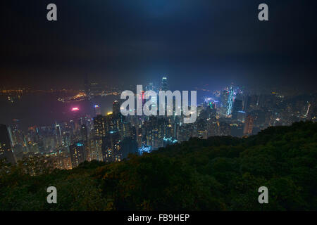 Hong Kong in der Nacht vom Victoria Peak aus gesehen Stockfoto