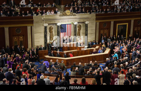 Washington, DC, USA. 12. Januar 2016. US-Präsident Barack Obama liefert seine Rede zur Lage der Union zu einer gemeinsamen Sitzung des Kongresses auf dem Capitol Hill in Washington, DC, USA, 12. Januar 2016. Bildnachweis: BaoDandan/Xinhua/Alamy Live-Nachrichten Stockfoto