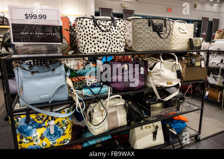 Florida Ellenton, Premium Outlets, ab 5., Sacks Fifth Avenue Outlet, Shopping Shopper Shopper shoppen shoppen shoppen shoppen Geschäfte Markt Märkte Marktplatz kaufen verkaufen, reta Stockfoto