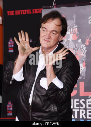 QUENTIN TARANTINO U.S. Filmregisseur und Schauspieler im Januar 2015 im Rahmen seiner Handabdruck-Zeremonie am Graumann es Chinese Theatre in Hollywood Stockfoto