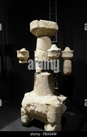 Modell der Nuraghe gefunden in Mount Prama, National Museum of Archaeology von Cagliari, Sardinien, Italien Stockfoto