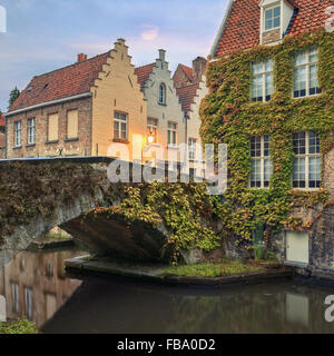 Brügge-Kanälen und Brücken Stockfoto