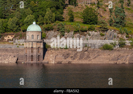 Foel Turm in der Nähe der Garreg-Ddu untergetaucht Damm im Elan-Tal, Wales. Stockfoto