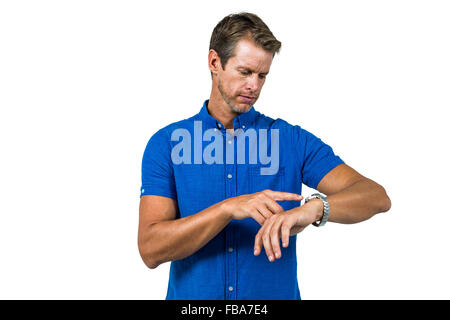 Nahaufnahme des Menschen Zeit überprüfen Stockfoto