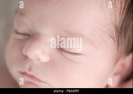 Ein neugeborenes Baby junge Gesicht Nahaufnahme Schuss Stockfoto