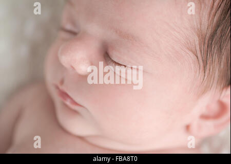 Ein neugeborenes Baby junge Gesicht Nahaufnahme Schuss Stockfoto