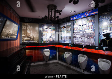 Die Oper-Toilette in der Wiener Opernpassage, Österreich Stockfoto