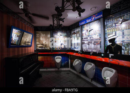 Die Oper-Toilette in der Wiener Opernpassage, Österreich Stockfoto