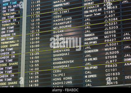 Honshu, Tokio, Flughafen Tokio-Narita, Japan, Abfahrt Zeichen Stockfoto
