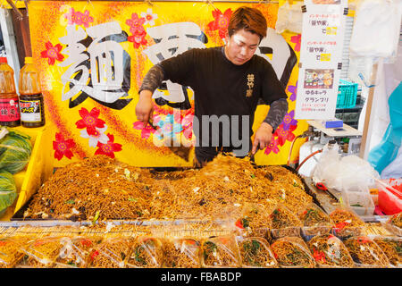 Japan, Honshu, Tokio, Tempel Messe Fast-Food Stall Stockfoto