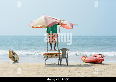 Surf Rescue Bademeister Pflicht in Palolem Beach, Süd-Goa, Indien Stockfoto