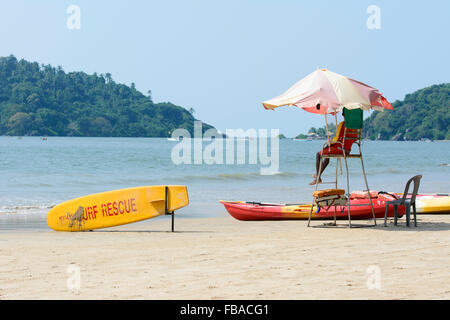 Surf Rescue Bademeister Pflicht in Palolem Beach, Süd-Goa, Indien Stockfoto