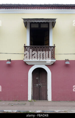 Portugiesische Kolonialarchitektur in Panaji (Panjim), Nord-Goa, Indien Stockfoto