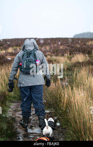 Longridge, Preston, UK. 13. Januar 2016. UK Wetter: Leichte Schneeschauer auf Longridge fiel und es ist die Prognose von starkem Schneefall Duschen heute Abend für den Norden und westlich von der UK-Credit: Gary Telford/Alamy live-Nachrichten Stockfoto