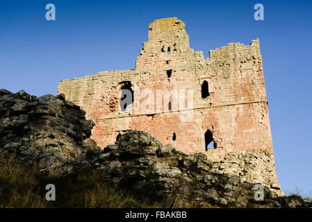 Ansicht des Bergfrieds Norham Castle einmal der gefährlichste Ort in England. Eines der Lieblingsthemen Turners. Stockfoto