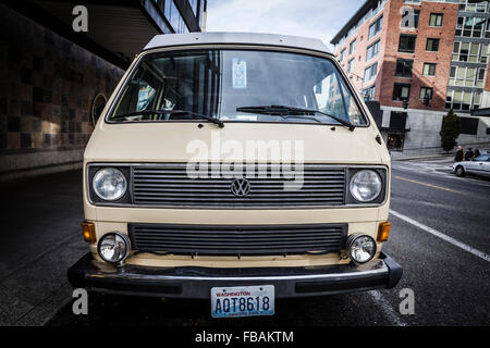 Alten Volkswagen Auto auf den Straßen von Seattle, Washington. Stockfoto