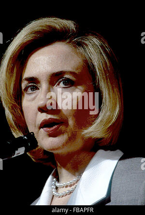 Washington, DC, USA, 1996 First Lady Hillary Rodham Clinton Adressen des American Council on Aging.  Bildnachweis: Mark Reinstein Stockfoto