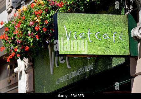 London, England, Vereinigtes Königreich. Vietcafe in Haymarket. "Authentische vietnamesische Küche" Stockfoto