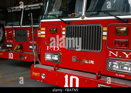 Firebrigade & Vehickle auf Manhattan New York City USA zur Brandbekämpfung Stockfoto