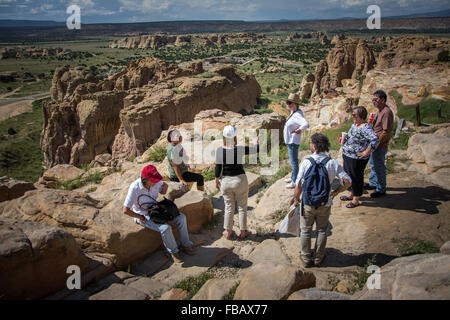 Reisegruppe in Sky City, Acoma Pueblo in New Mexico Stockfoto