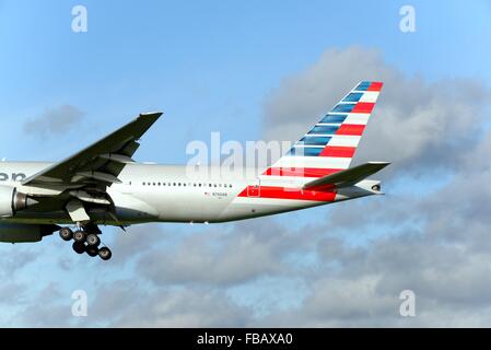 Schwanzflosse der amerikanischen Airline-Passagier-jet Stockfoto