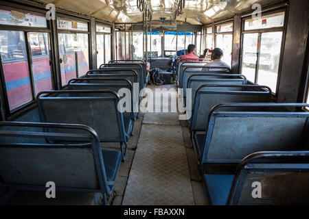 Innenraum eines öffentlichen Busses, Nuwara Eliya, Sri Lanka, Asien Stockfoto