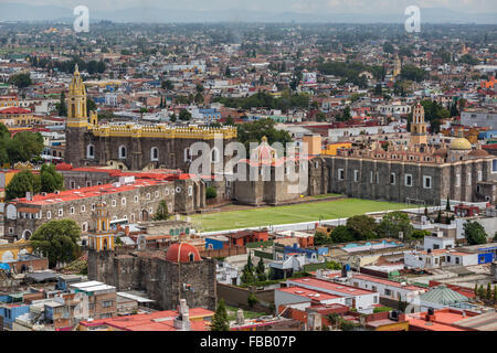 Convento Franciscano de San Gabriel Arcangel in Cholula, Mexiko. Mexikos älteste römisch-katholische Kirche stammt aus dem Jahre 1549. Stockfoto