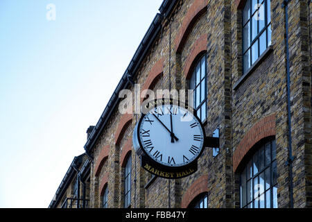 Camden Lock Market Hall Uhr Stockfoto