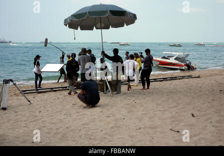 Eine Szene aus einem Thai Seifenoper gefilmt am Strand von Pattaya Thailand Stockfoto