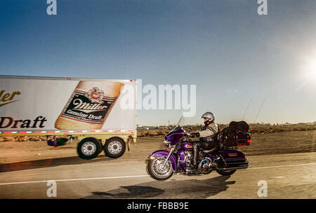 LOS ANGELES, CA-01. März: Biker feiert 100. Geburtstag des Harley Davidson in Los Angeles, Kalifornien am 5. Juli 2003. Stockfoto