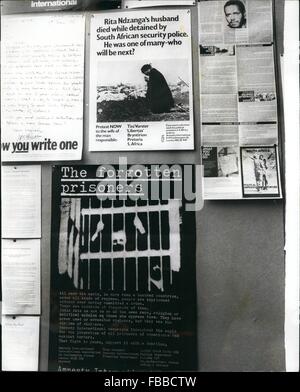 1976 - amnesty International - London: Amnesty International war richten Sie zuerst nach Einlegung eines Rechtsmittels in einer Londoner Zeitung für Hilfe an den vergessenen Gefangenen gemacht. Artikel geschrieben von Peter Benenson, spätere, andere ausländische Zeitungen folgten und Öffentlichkeit wurde gebracht, um die Aufmerksamkeit für die Not dieser Gefangenen und so war eine Gruppe eingerichtet, die die Geburt von Amnesty International wurde. Mit Sitz in Southampton Street, London, hatte dieser Rubrik ein weltweites Netz von Amnesty Zweige H.Q keiner von den Luxus der Büros, die sie fast von Geräten machen; ist mehr als nur ade Stockfoto