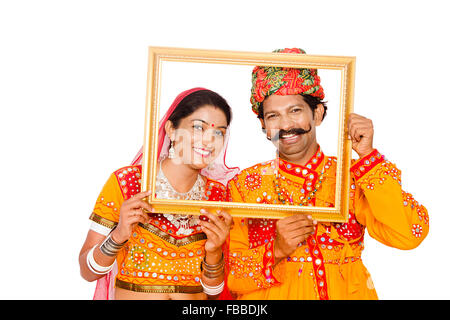 2 indische ländlichen Gujrati verheiratet paar Frame Bild zeigen Stockfoto