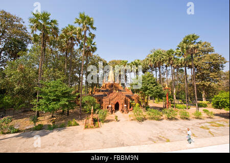Ein alter Tempel außerhalb der Stadt von Bago, Myanmar Stockfoto