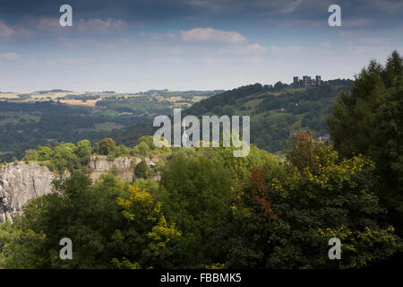 Großbritannien, England, Derbyshire, Matlock Bath, Blick vom Heights of Abraham zum hohen Tor und Riber Castle Stockfoto