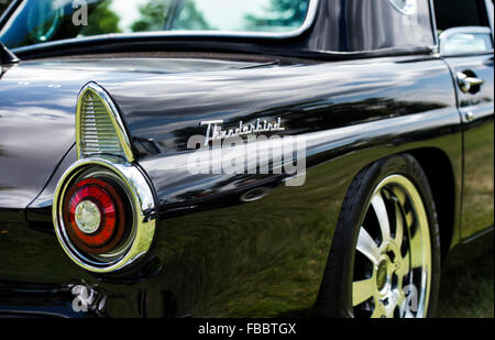 Benutzerdefinierte Ford Thunderbird hinten. Klassische amerikanische T-bird Stockfoto